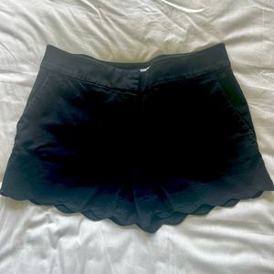 Loft size 6 scalloped shorts. The Riviera Short . NWOT. Excellent condition